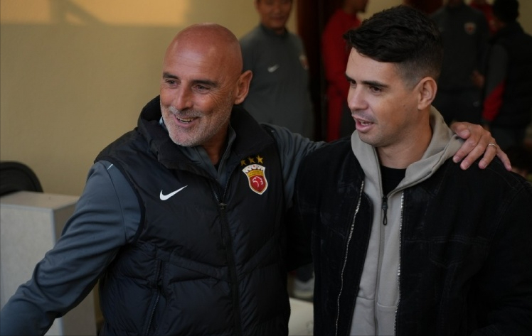 开云中文网-奥斯卡空降卡塔尔，携家人与海港会合，见证海港1-4惨败泽尼特