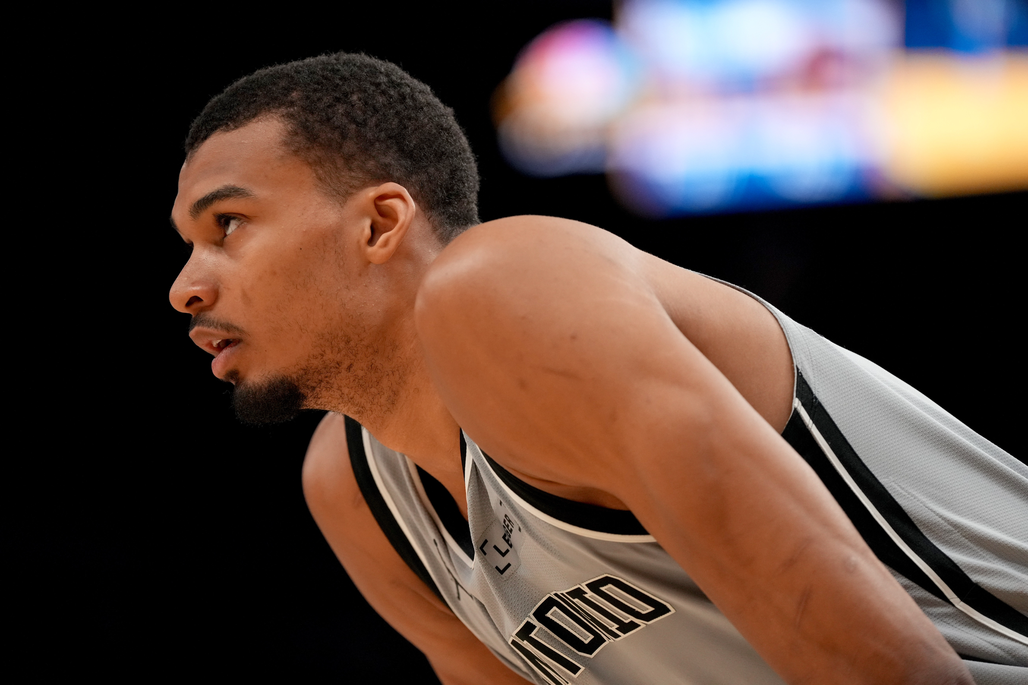 开云下载-马刺官方好消息，文班并无大碍，他未来能和约基奇一样厉害吗？|文班亚马|圣安东尼奥马刺队|维克托·文班亚马|尼古拉-约基奇|费城76人队_新浪新闻